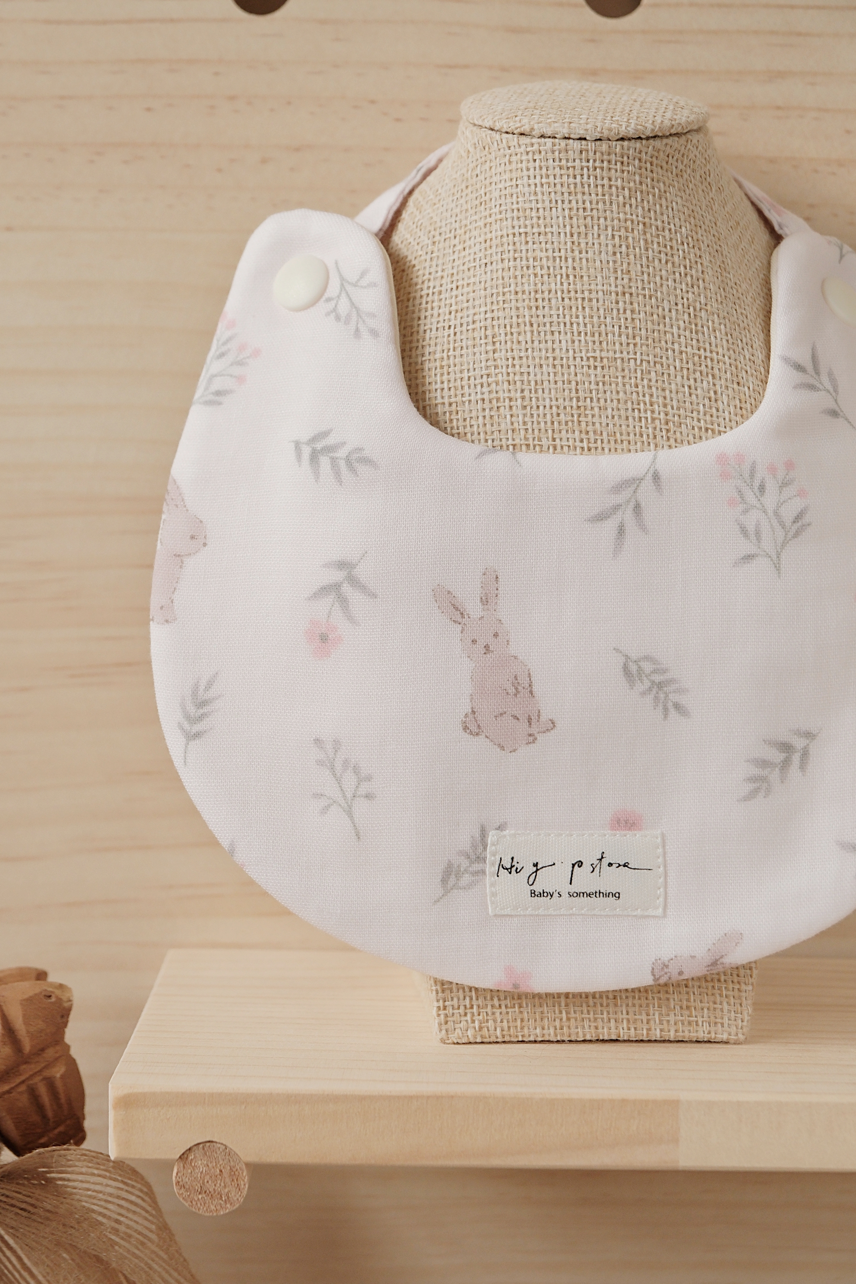 Hi Y.P store-手作圍兜-小兔花兒