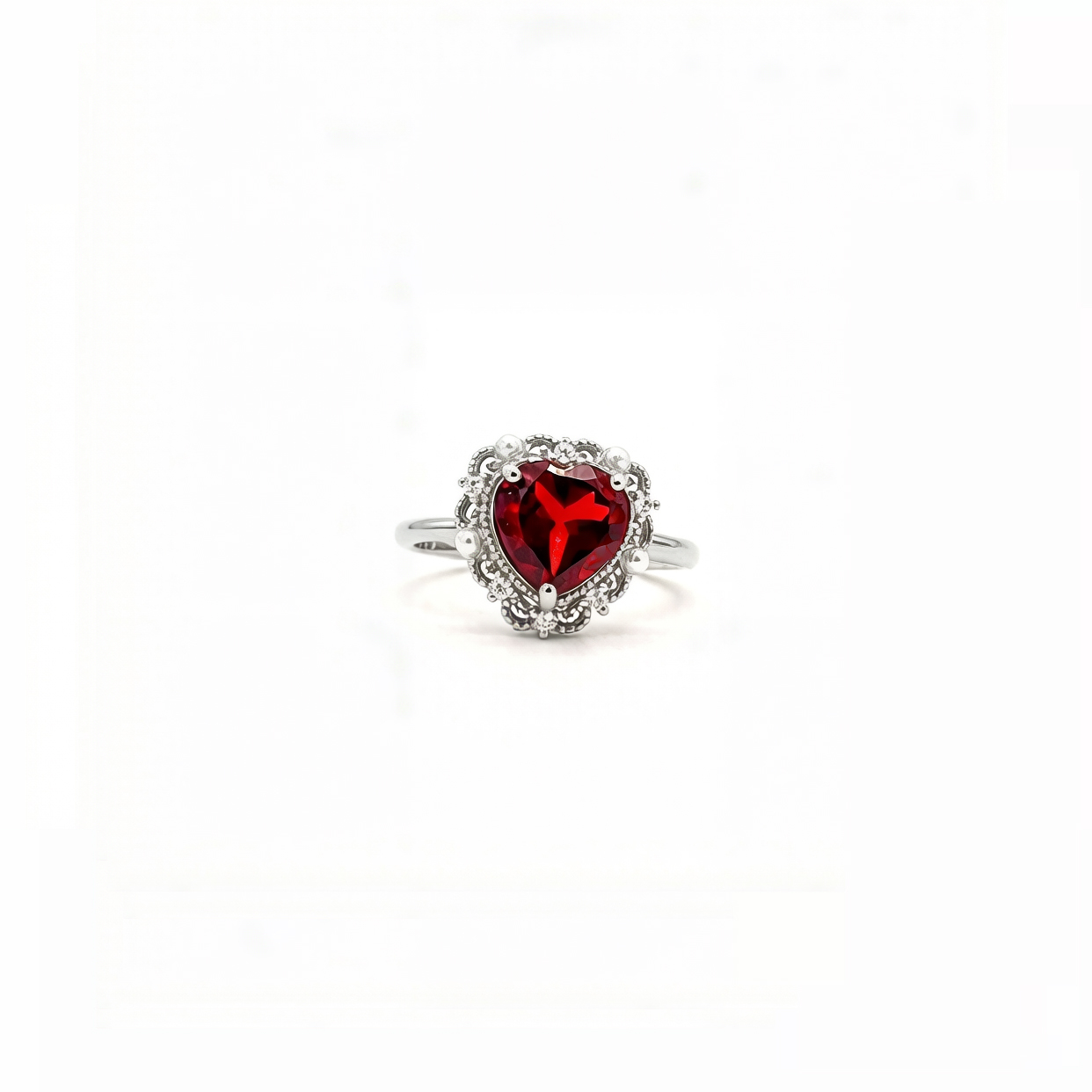 แหวนพลอยโกเมน (Garnet) D18
