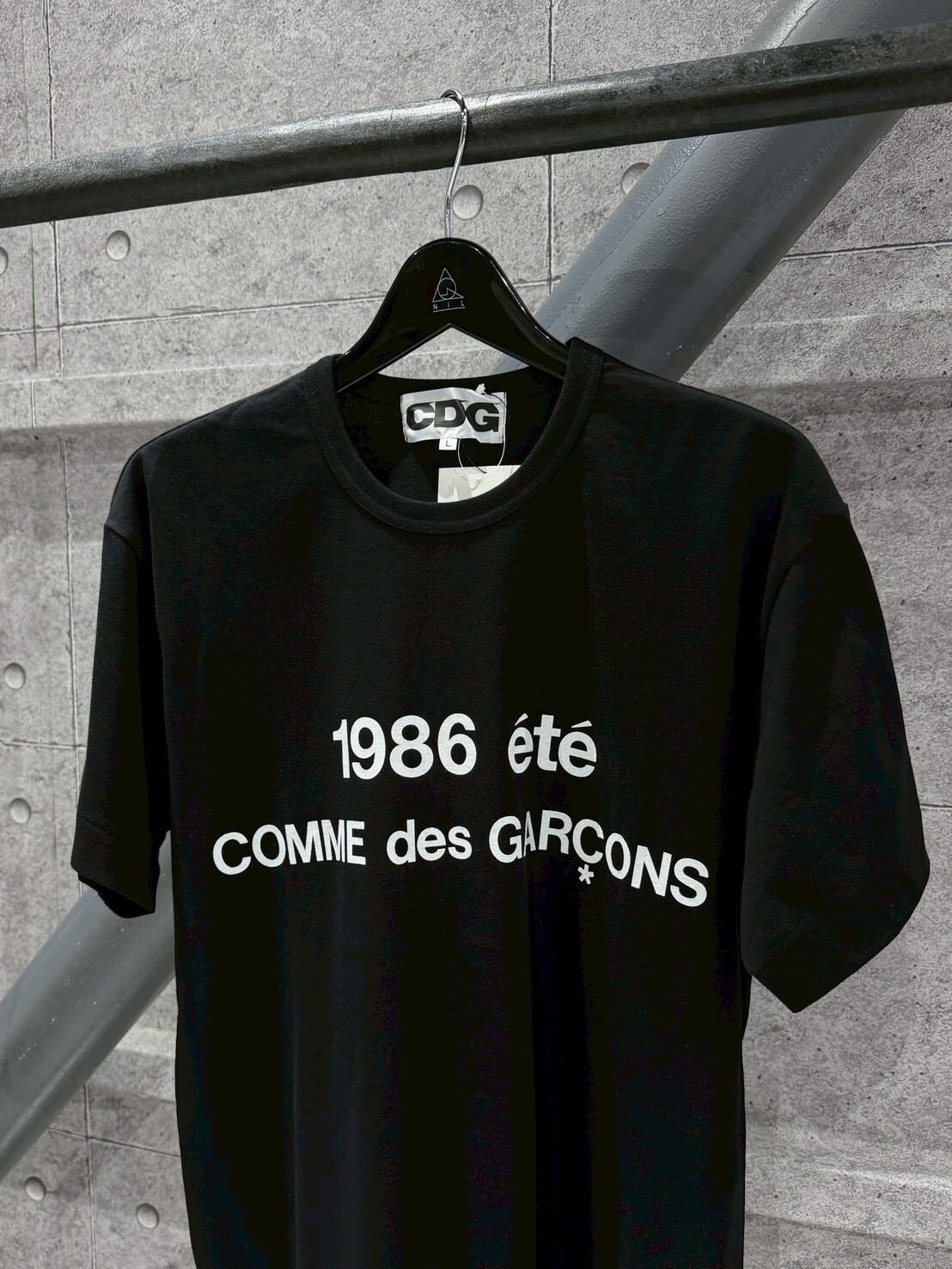 Comme des Garçons CDG 經典款1986字體Logo 黑色短袖 T