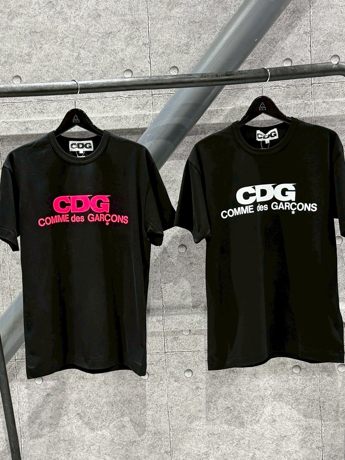 Comme des Garçons CDG 經典字體Logo款短袖 T