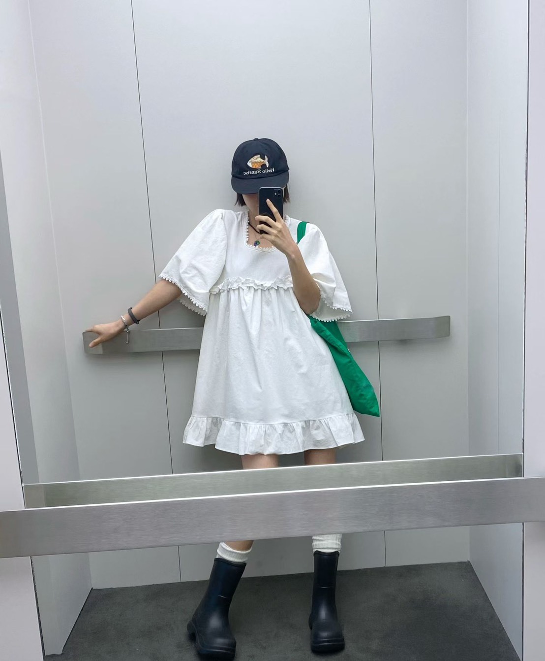 寬公主袖娃娃短洋裝