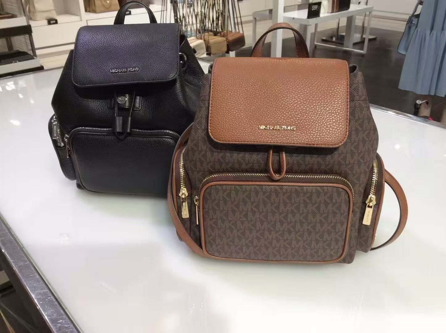 【預購】Michael Kors H041181 翻蓋抽繩後背包