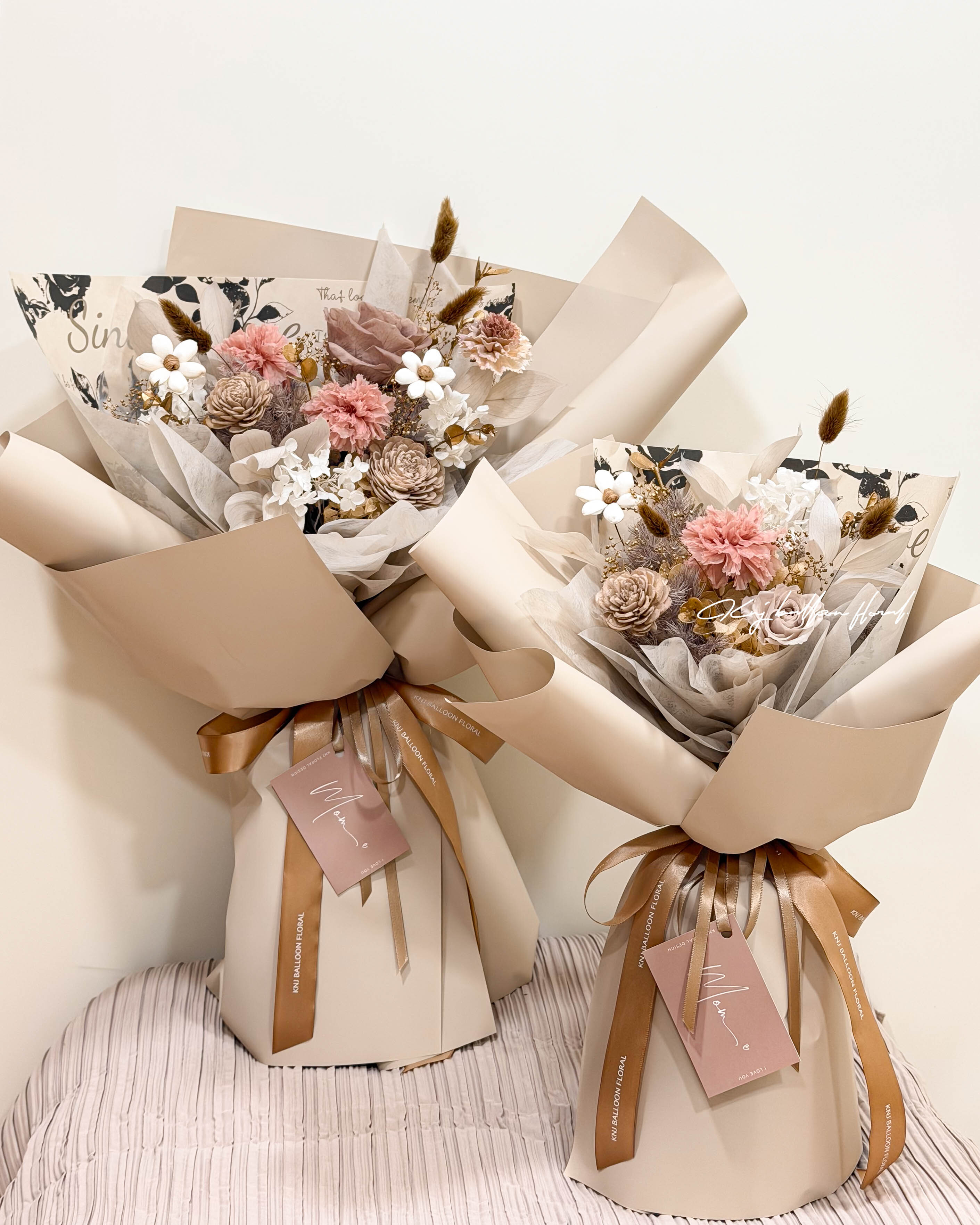 MOTHER'S DAY 柔霧奶茶康乃馨花束