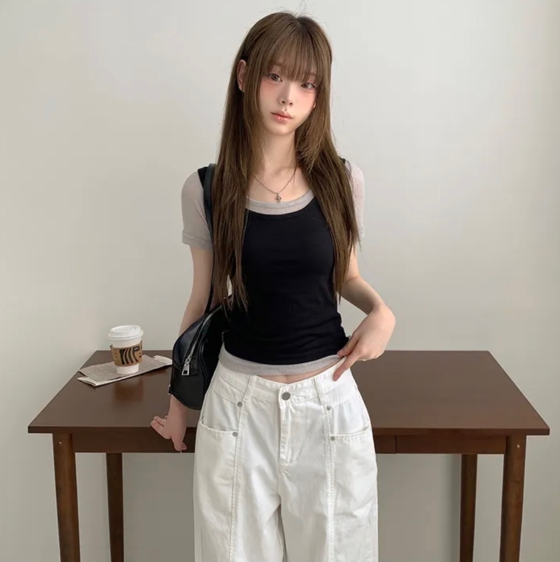 【15.4 完額外95折優惠！首批優惠價預訂】韓國微透打底TEE ＋ 後空蝴蝶結綁帶吊帶兩件套（3色）