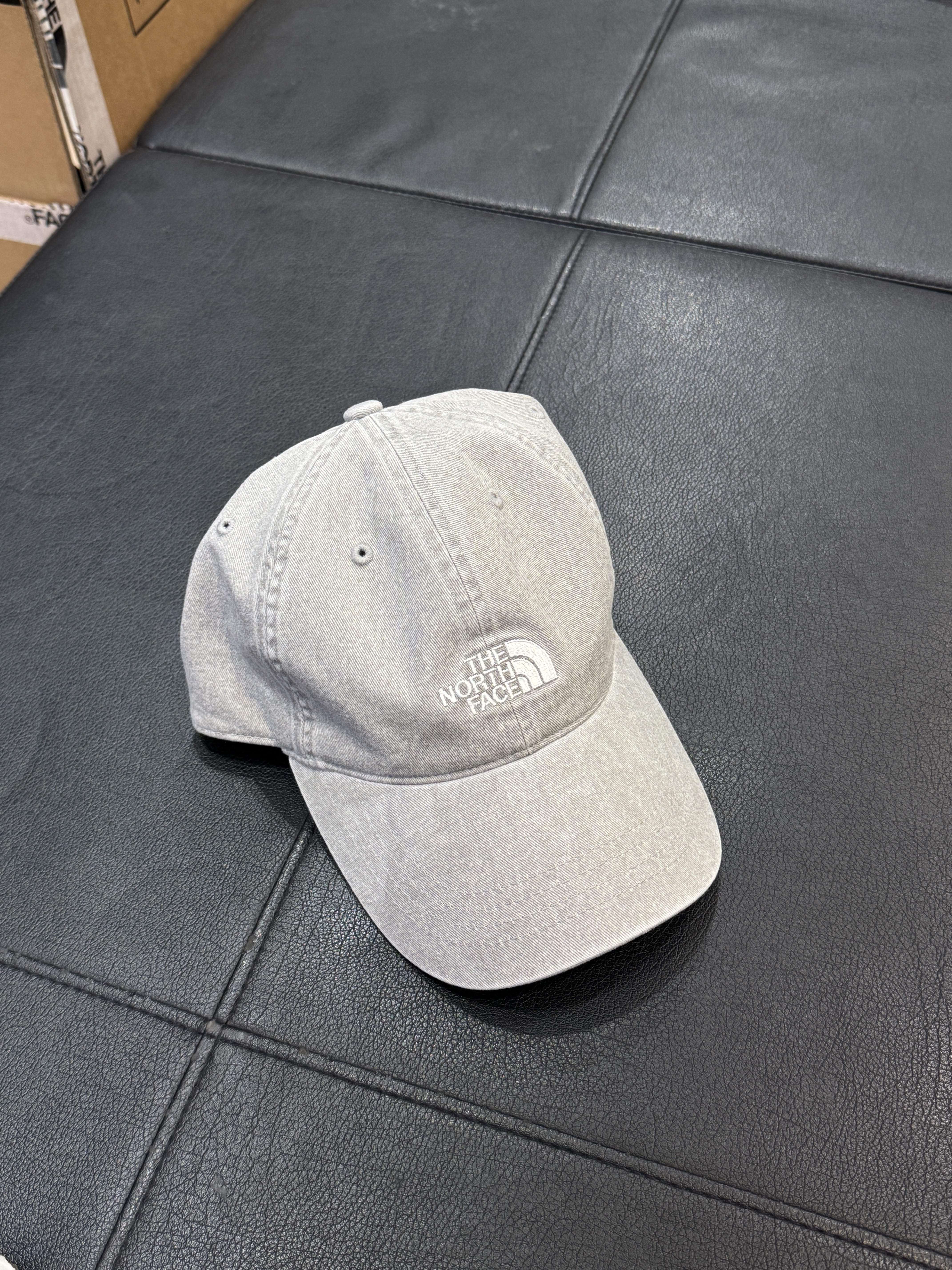 【 4/19收單 】The North Face  LOGO 棒球帽 灰