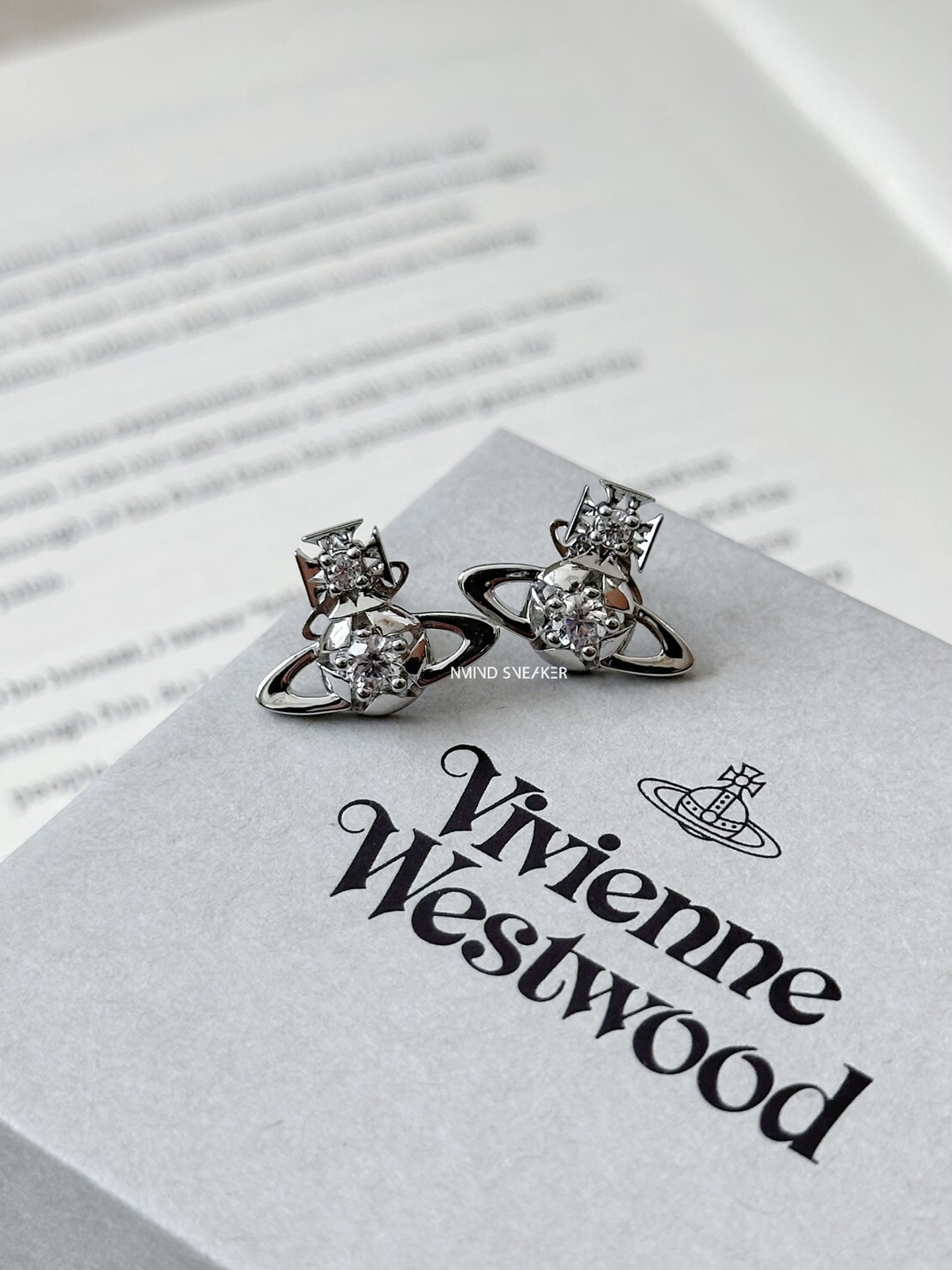 <快速出貨> Vivienne Westwood Lee 星型星球耳環