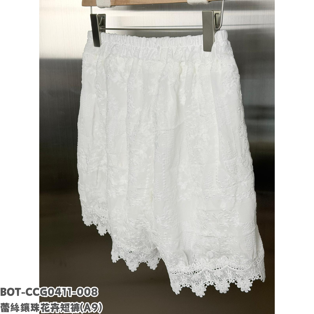 BOT-CCG0411-008 蕾絲鑲珠花卉短褲 (A9)