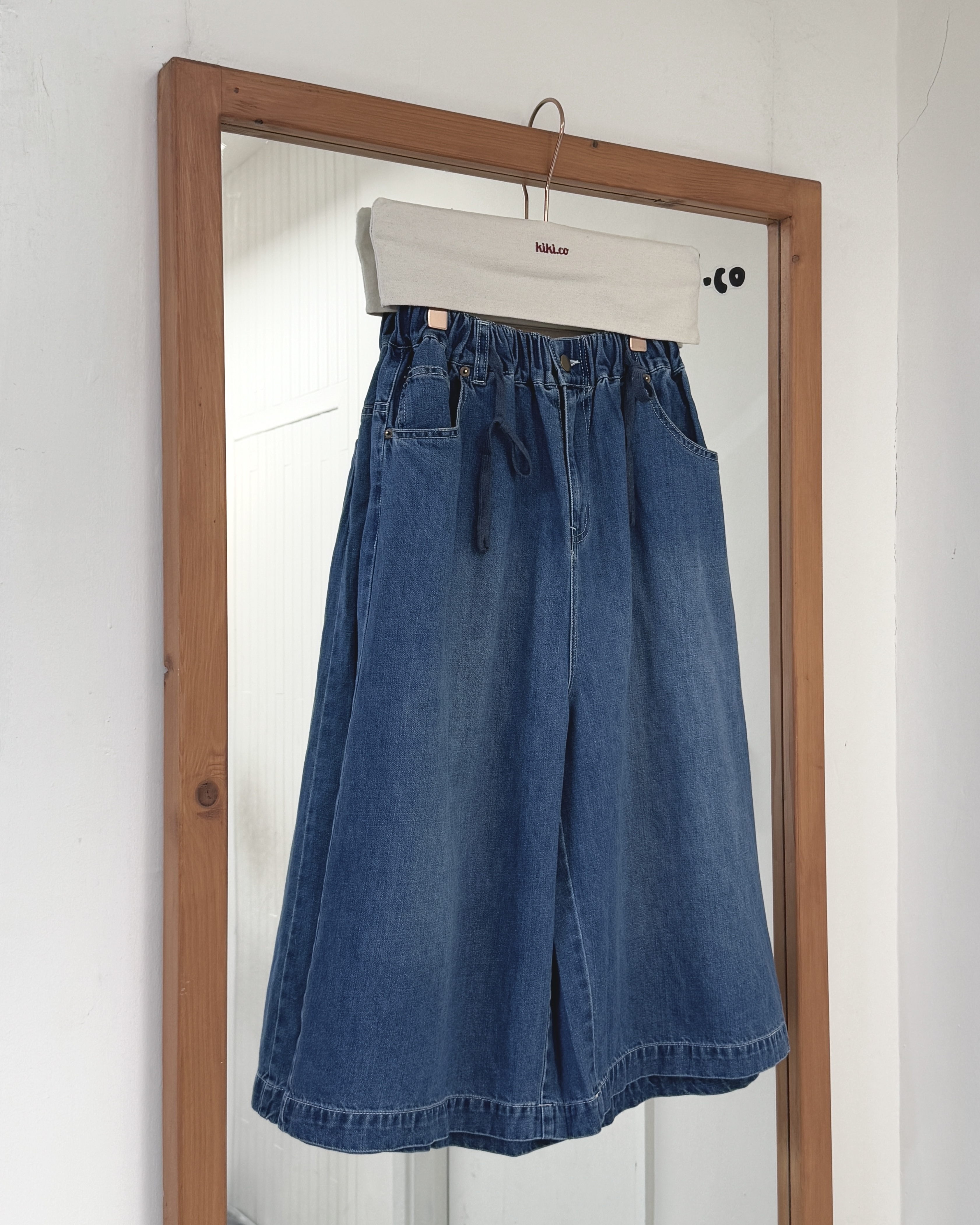 全橡筋柔軟牛仔及膝短褲