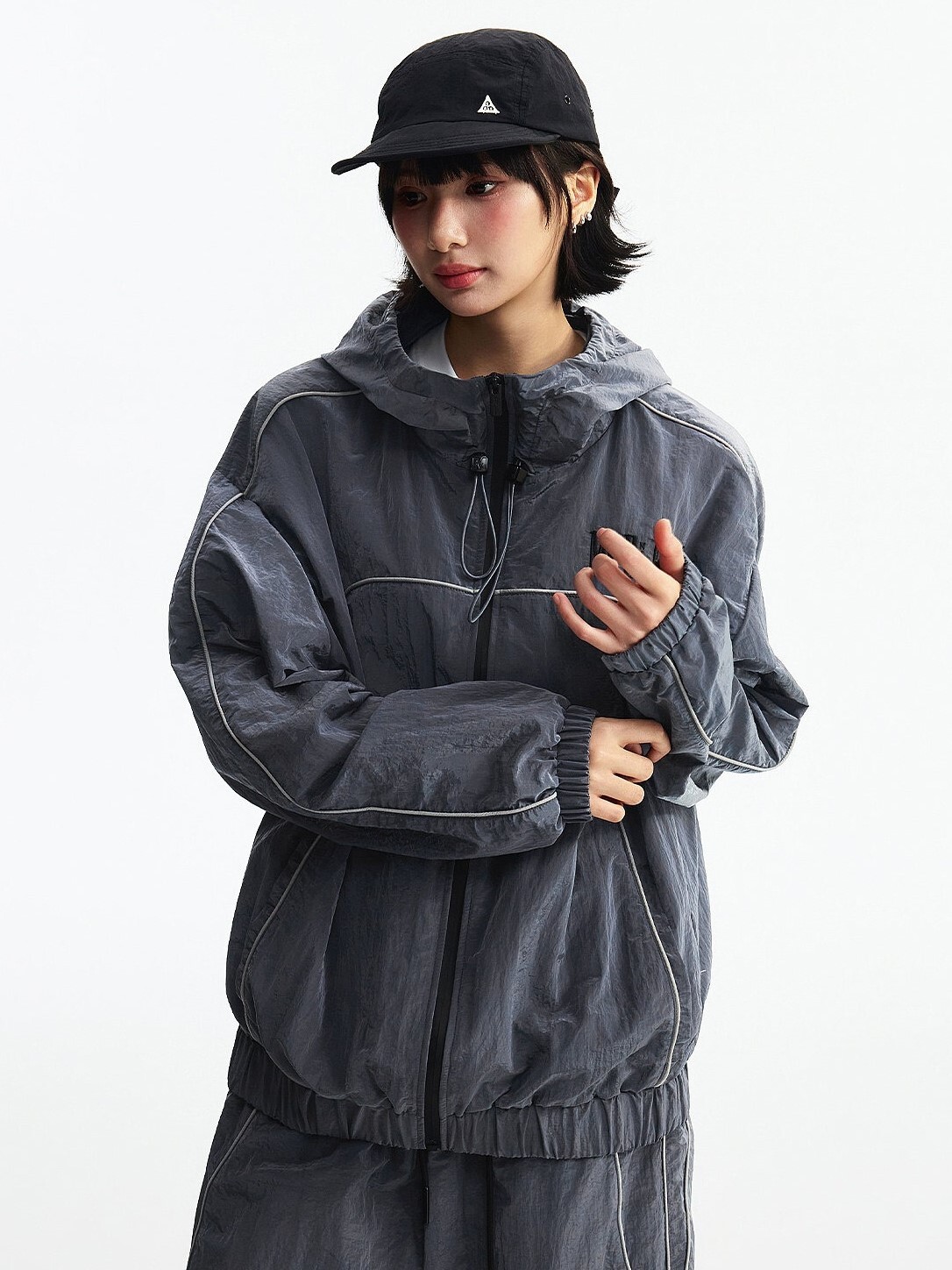 MEDM 連帽抽繩 液態金屬肌理 輕薄機能 套裝 外套