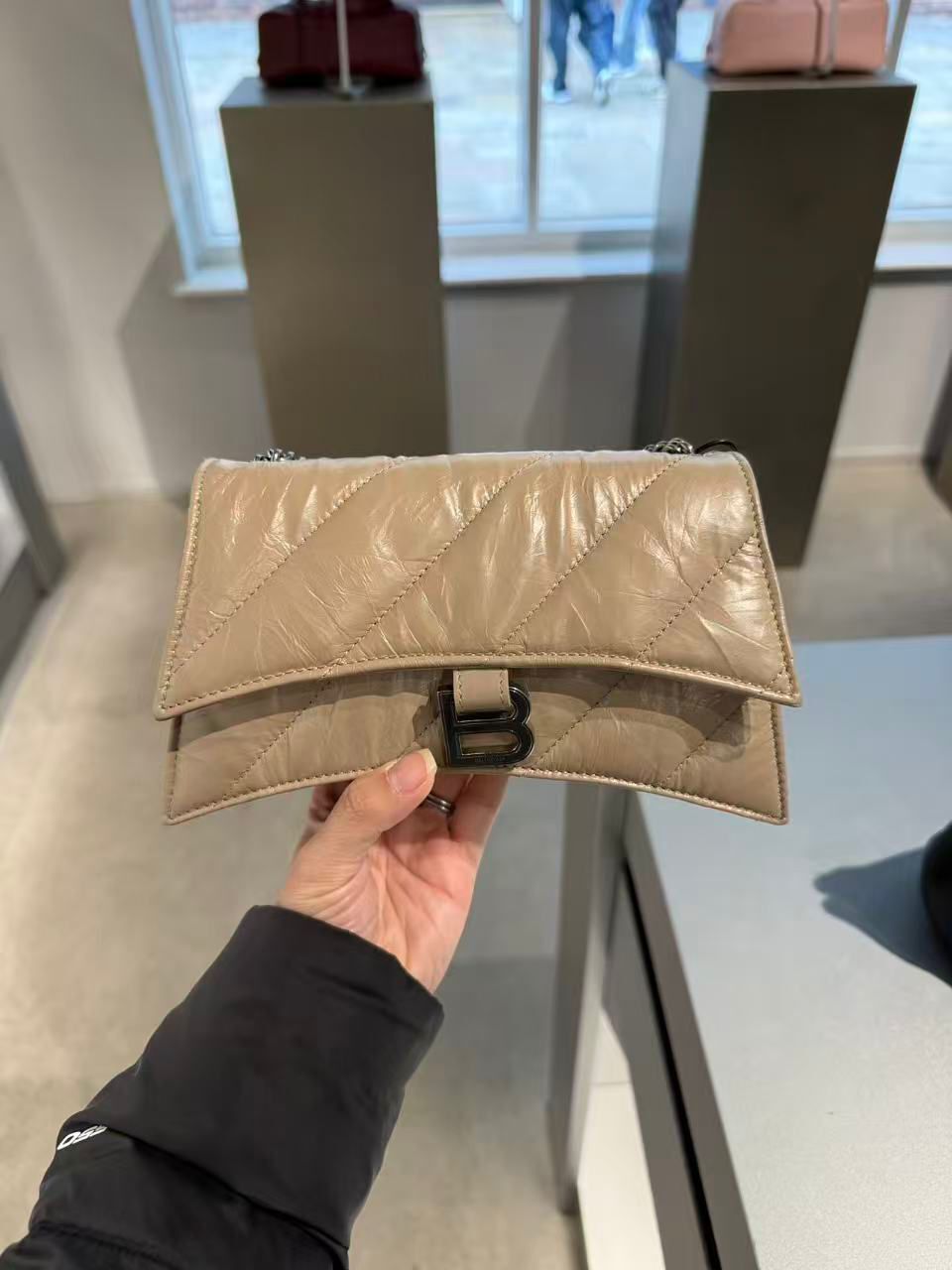 LYS01530 BALENCIAGA CRUSH CHAIN BAG XS