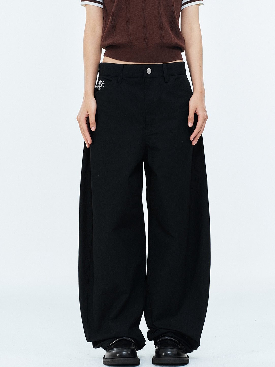 MEDM 口袋刺繡小標 廓型修身 休閒直筒長褲