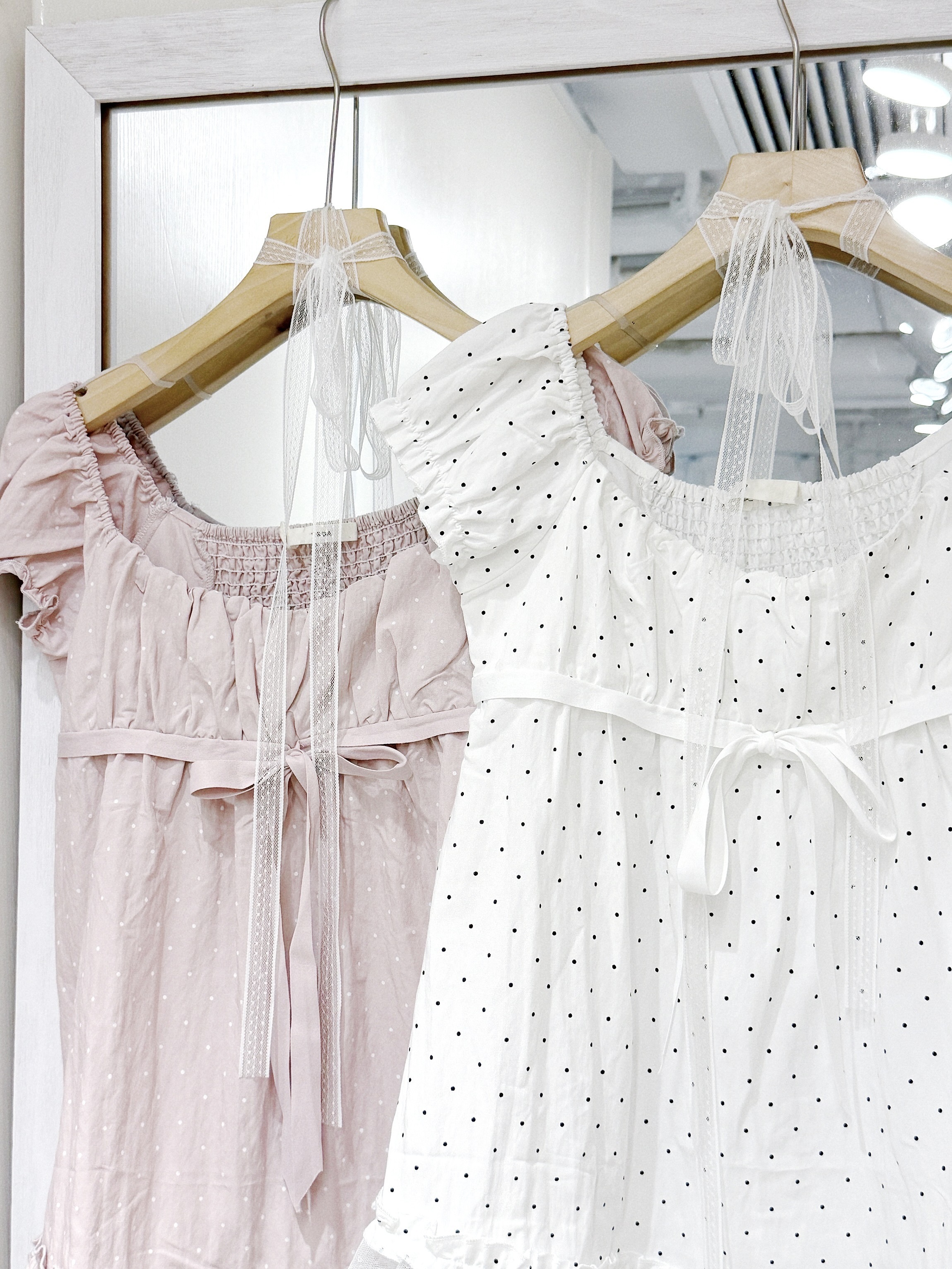 T1408｜波點蝴蝶結公主袖連蕾絲頸帶上衣𑣲⋆｡˚🏰