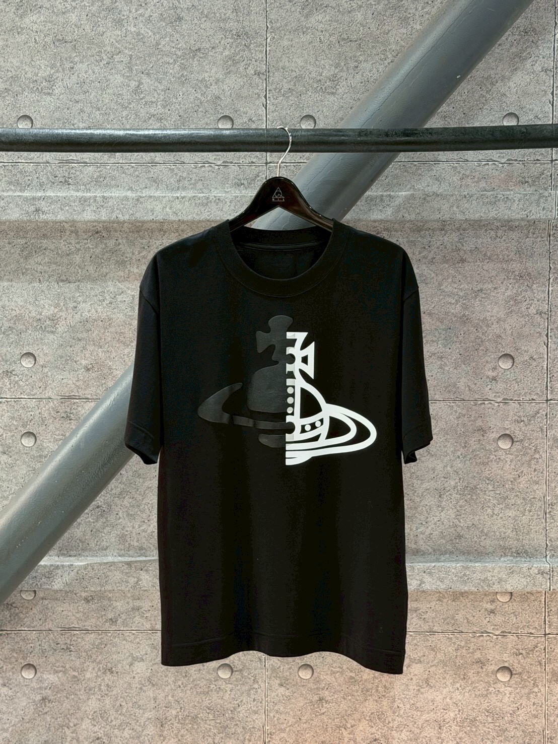 現貨五折 Vivienne Westwood 立體發泡 黑白大土星Logo 短袖 T