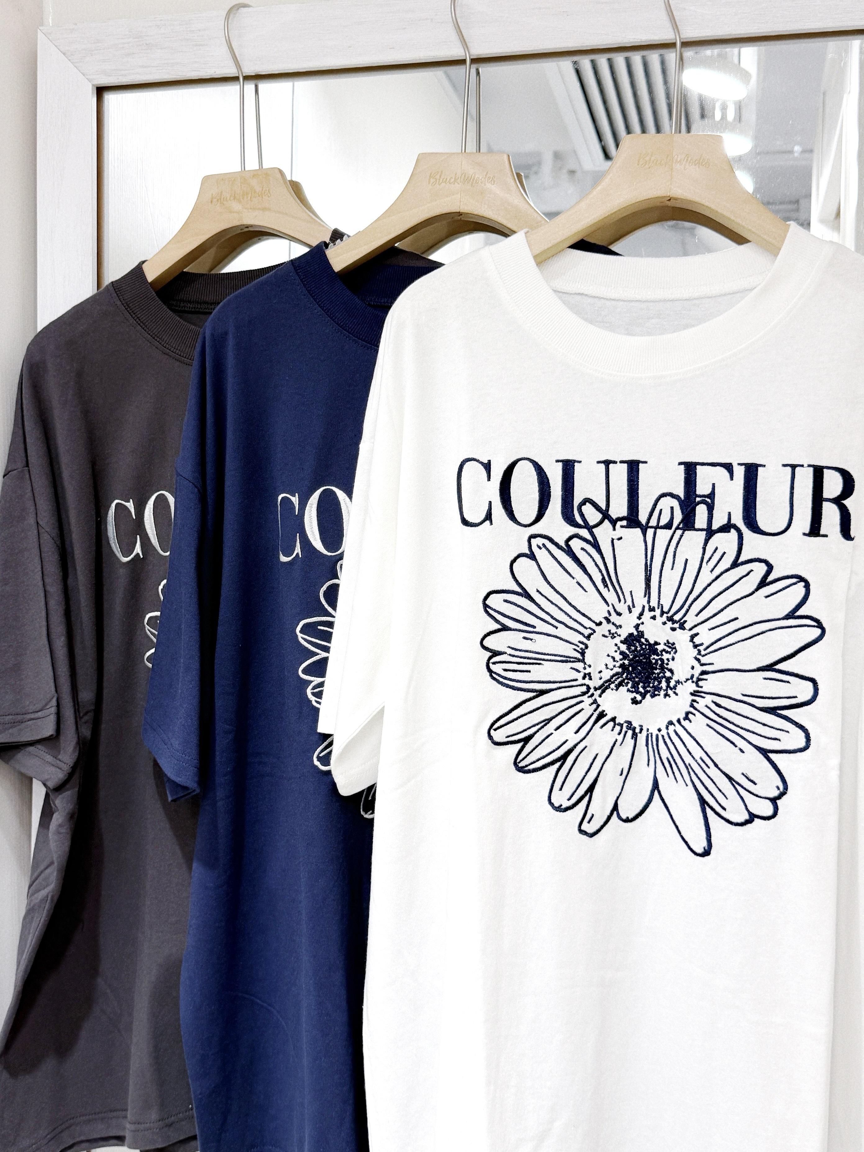 JP1219｜日本直送！日系簡約線條感雛菊COULEUR TEE 💛⋆౨ৎ˚⟡˖ 🌼