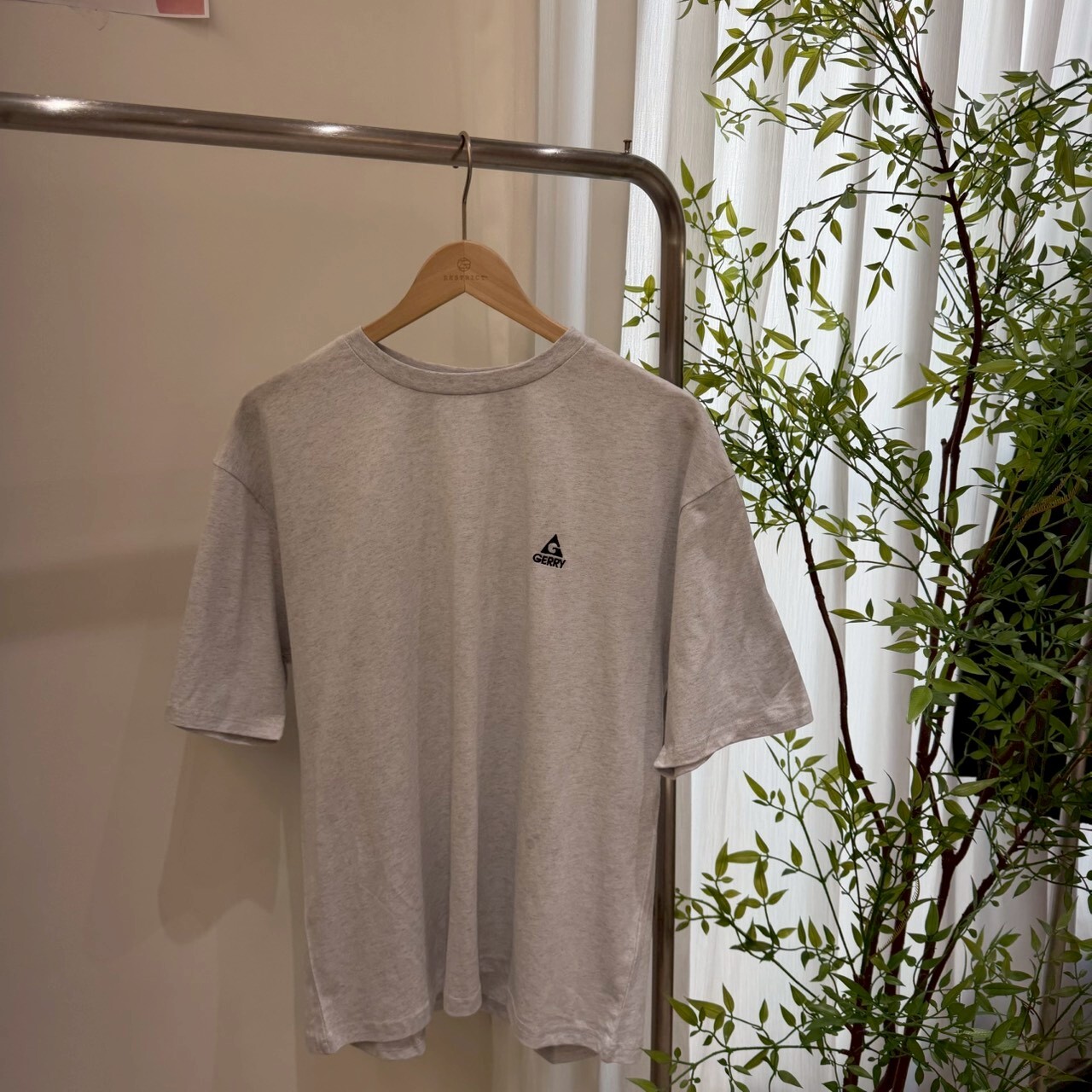 Gerry 山脈圖藤印花短T GE26SU01