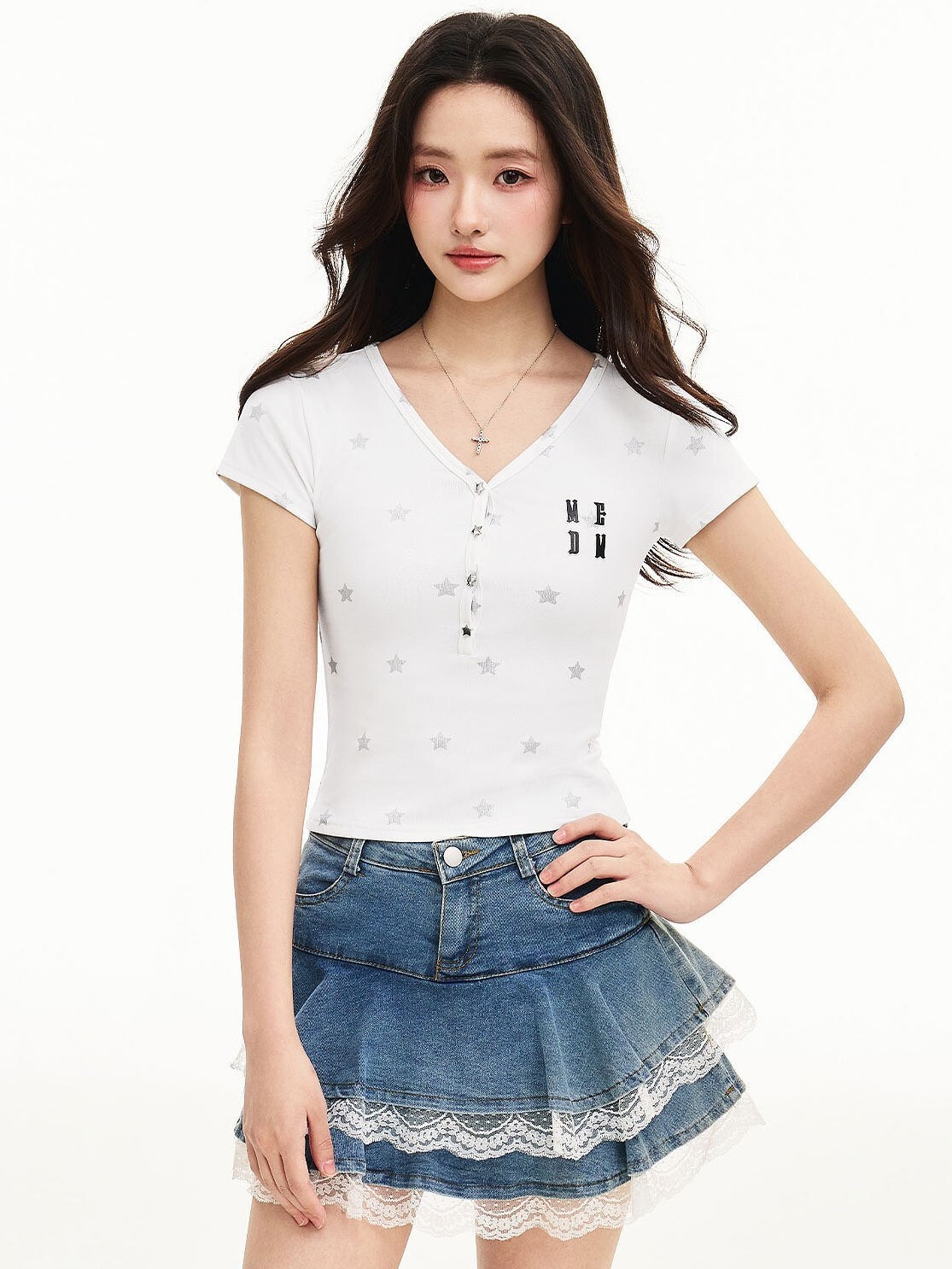 MEDM 胸前立體印花Logo 閃粉星星 V領 修身短版 短袖T
