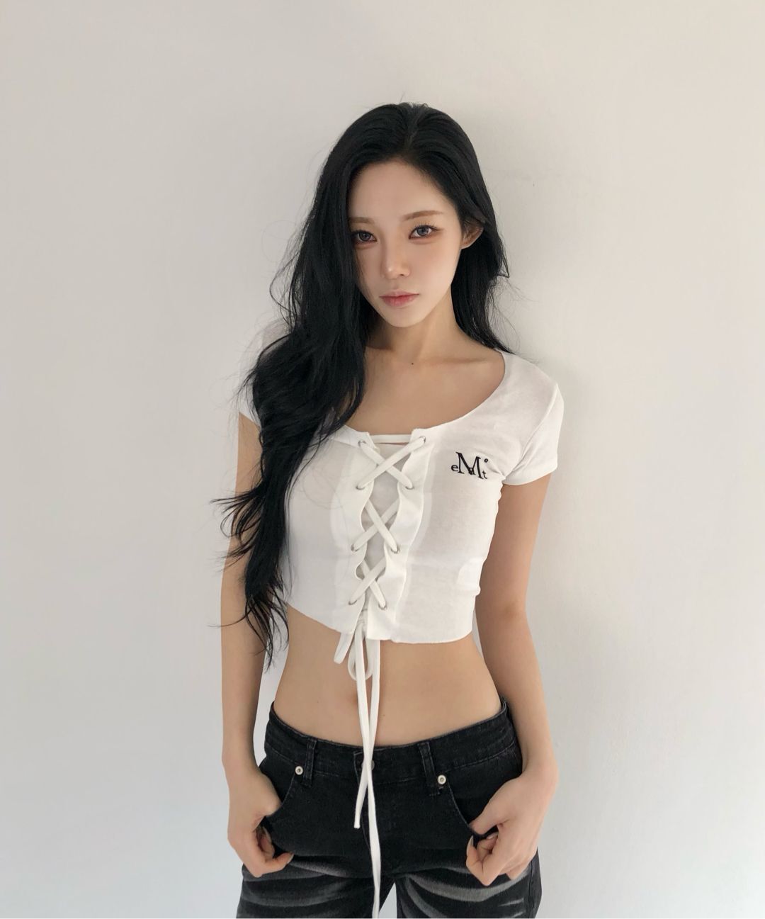 【Luxury】韓國小眾品牌 MUCENT 性感蝴蝶結 束腰 繫帶短袖 交叉綁帶 韓系純慾風 貼身上衣 短T 短袖 白灰兩色