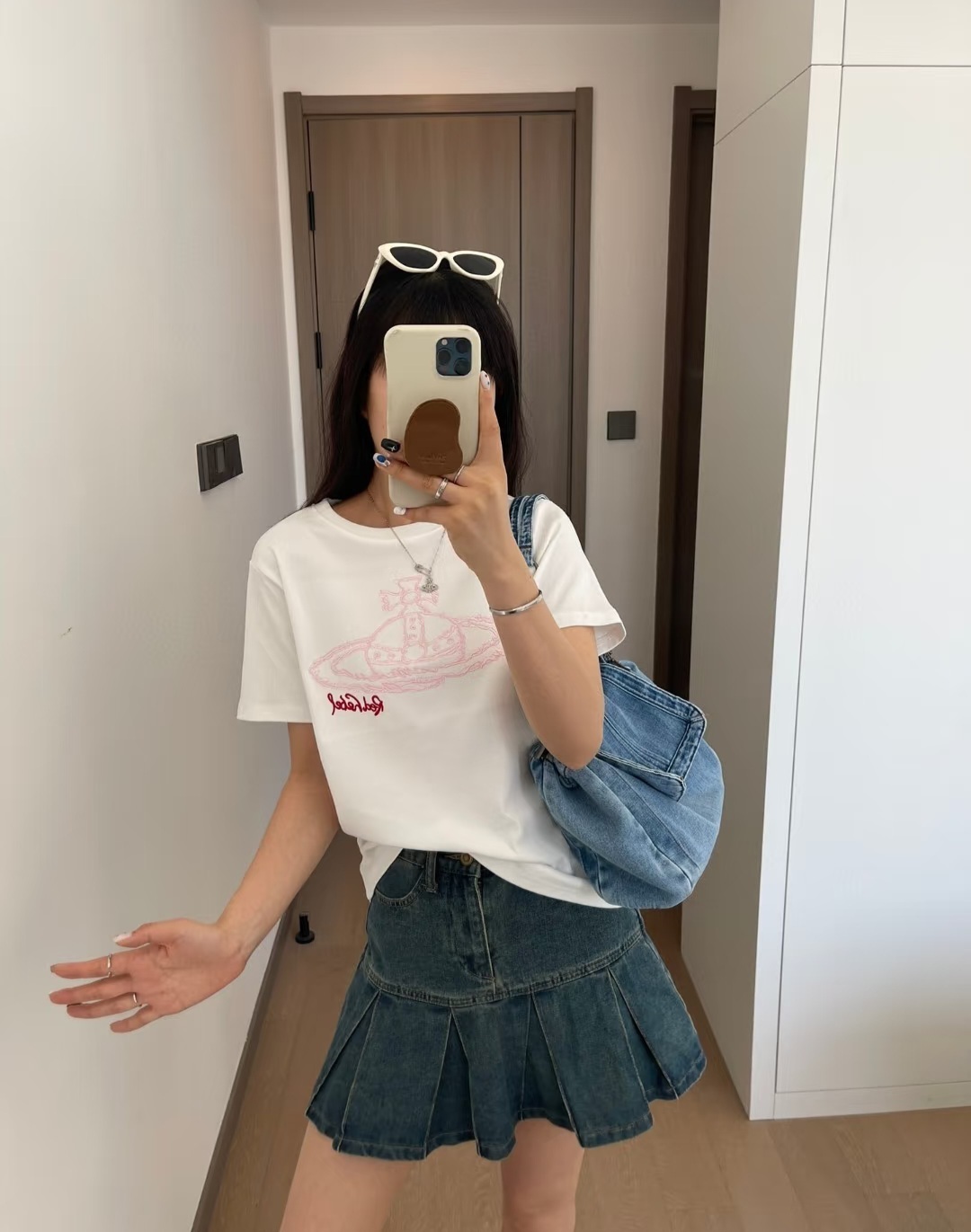 Vivienne Westwood 刺繡土星圖案 Tee 男女可穿