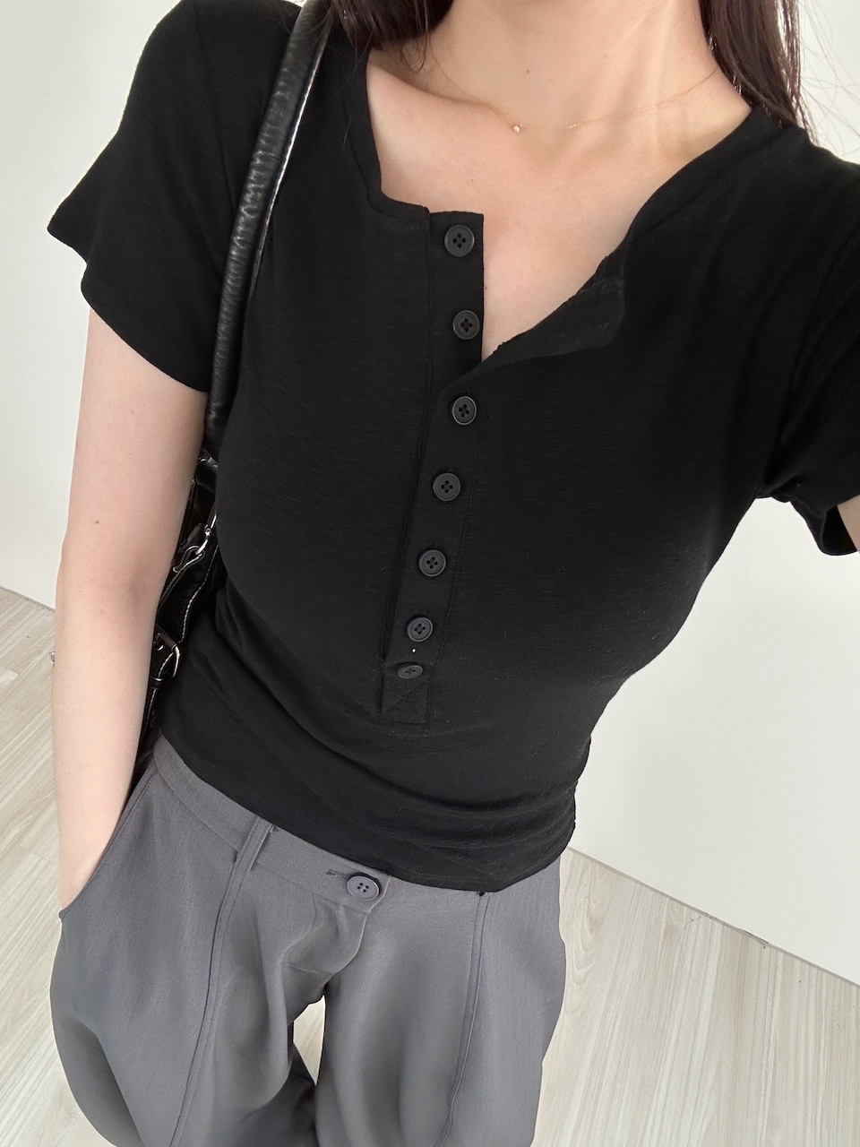 好身材上排釦微合身短袖上衣