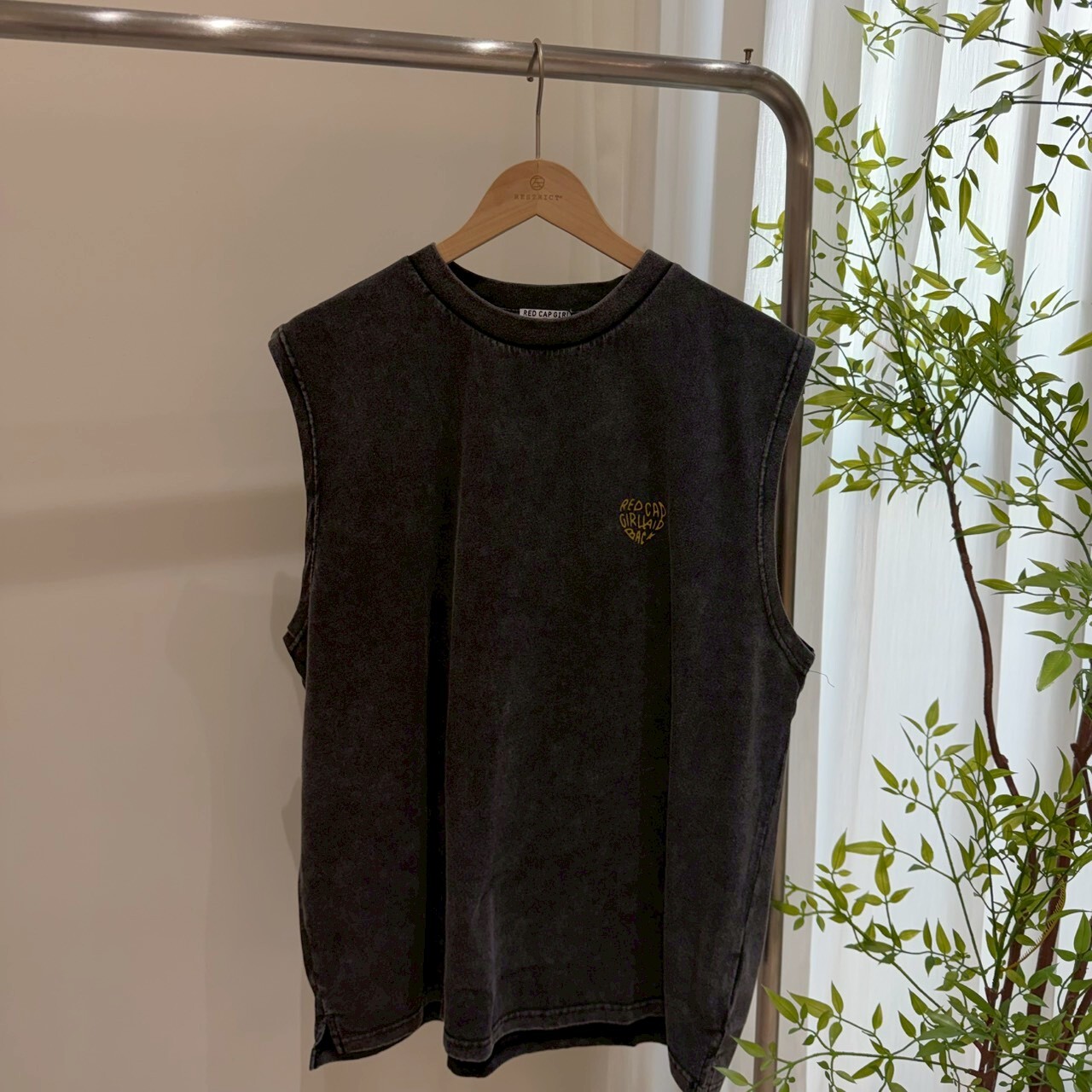 Red Cap Girl 復古插畫背心 24340R2