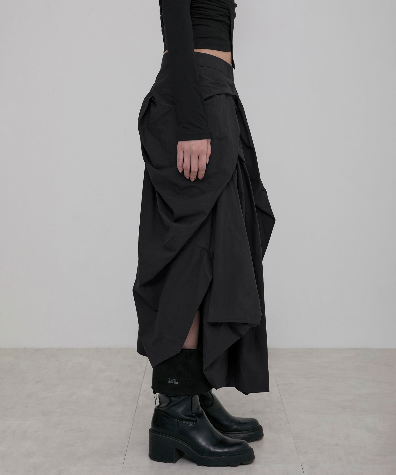 FLAREUP 不對稱垂墜層次長裙 FL-256_Black