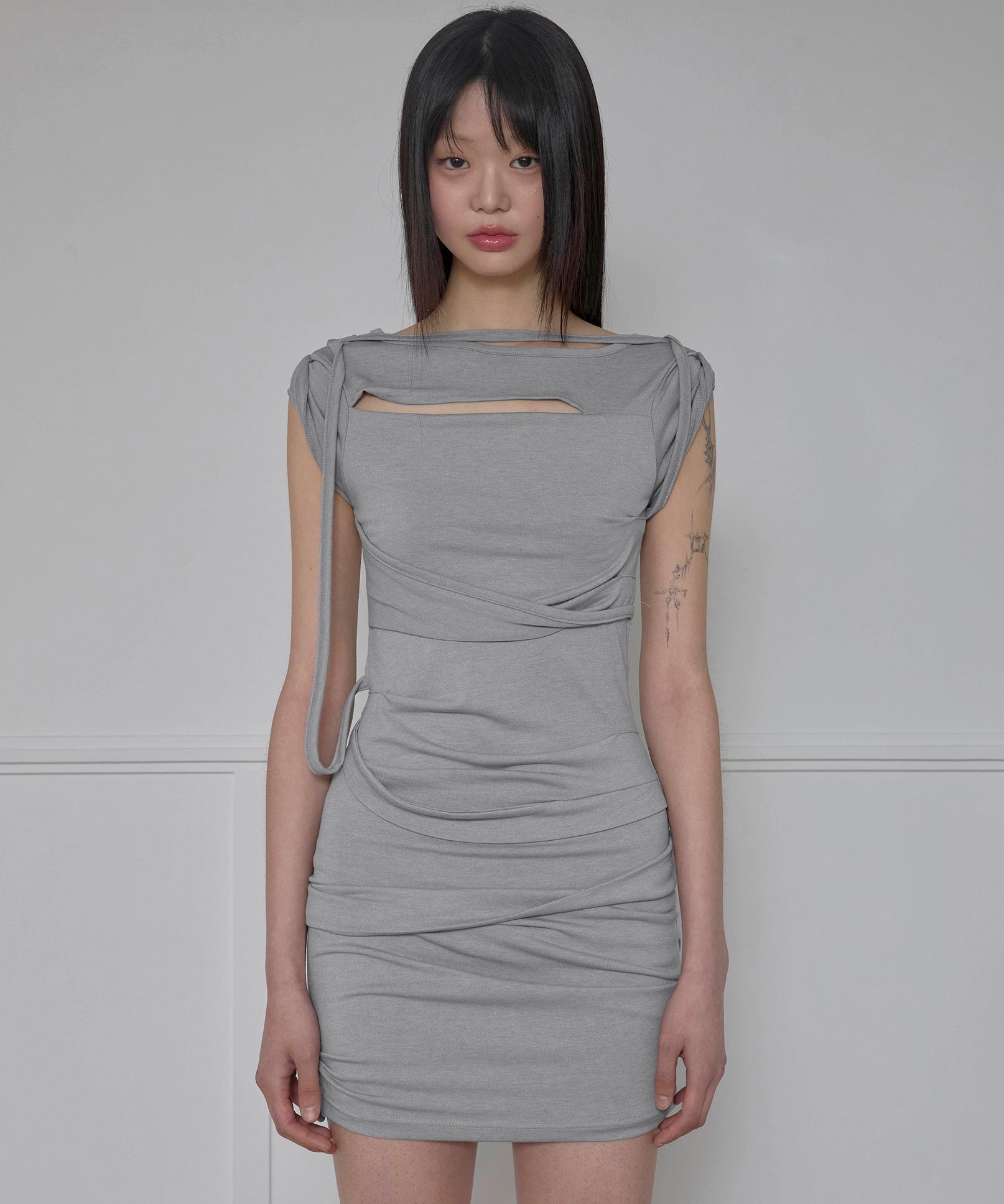 FLAREUP 非對稱垂墜綁帶捲袖洋裝 FL-171_Gray