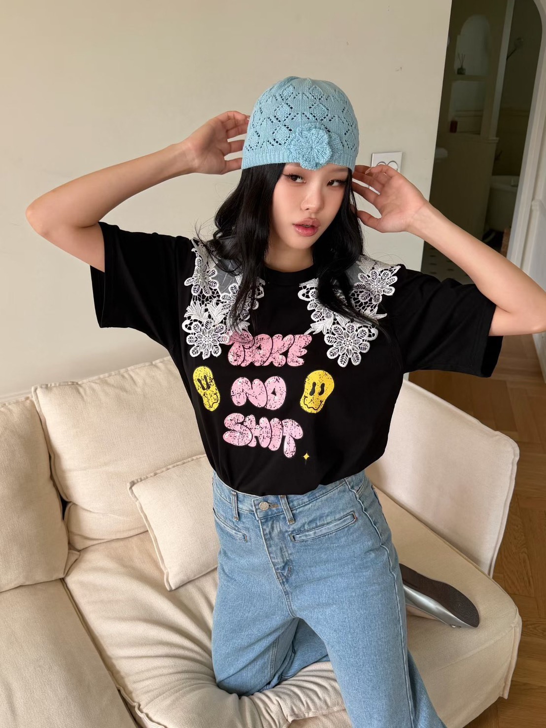 蕾絲領片笑臉T