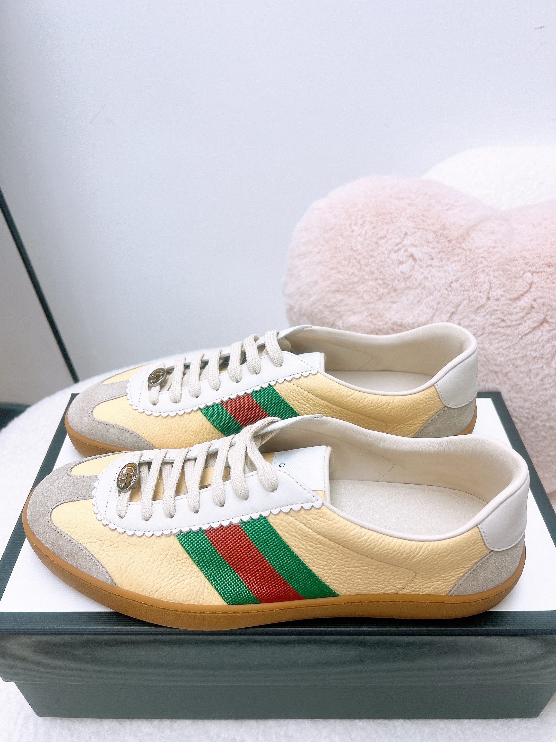 *Unused* (size 40.5) Gucci G74 web sneakers (beige)
