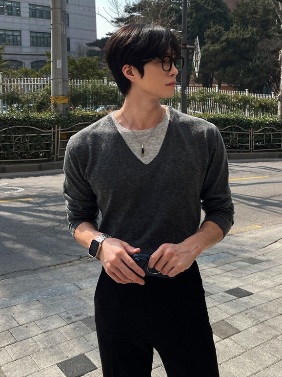 V領疊層撞色針織衫