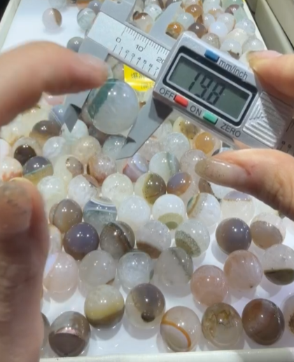 260411 - C24 18-19mm爆晶魚眼瑪瑙波波1粒（已穿孔）