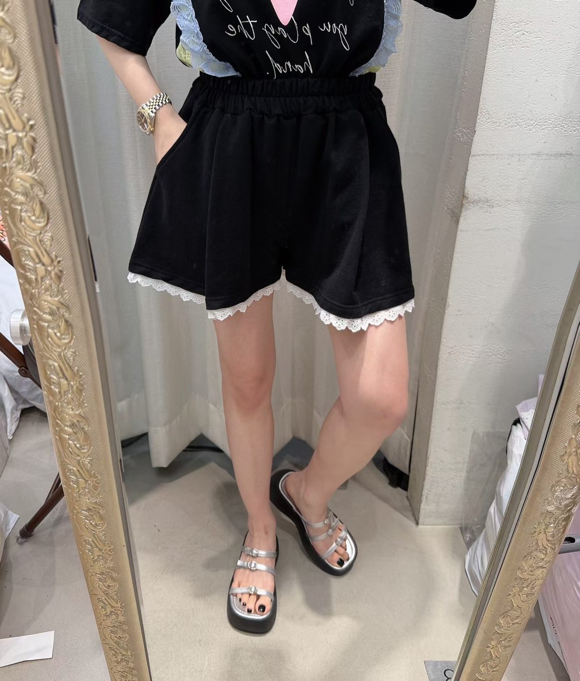 滾邊蕾絲邊棉短褲