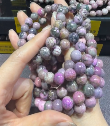 260411 - C37 10mm+粉花舒俱萊手串