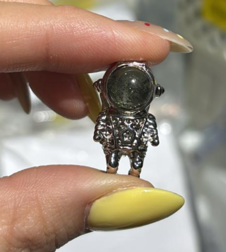 260411 - C42 雪花綠幽靈太空人隔珠1粒