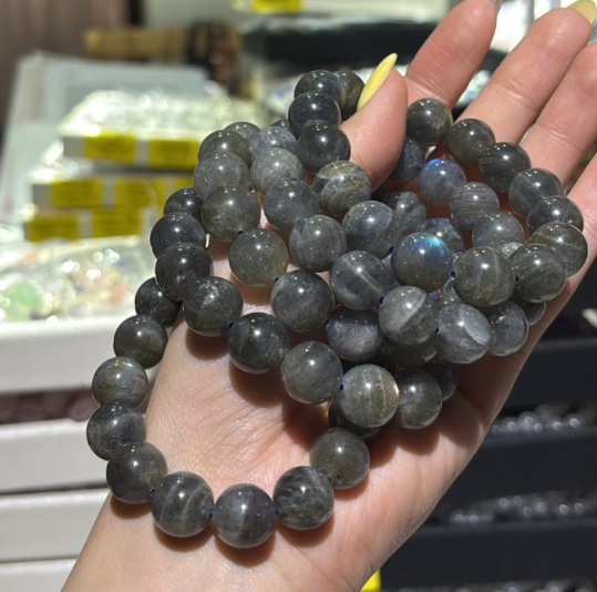 260411 - C43 12mm+強光黑底拉長石手串