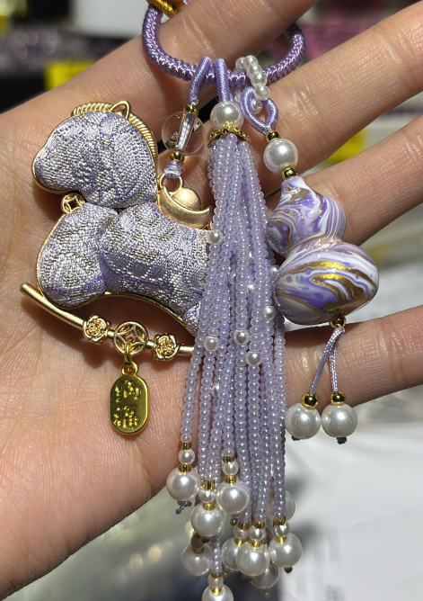 260411 - C49 宋錦馬上有錢+大漆葫蘆掛飾（淺紫）