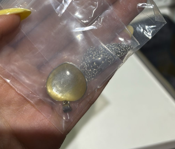 260411 - C64 黃金祖母晶愛心吊墜 + 鈦鋼鏈