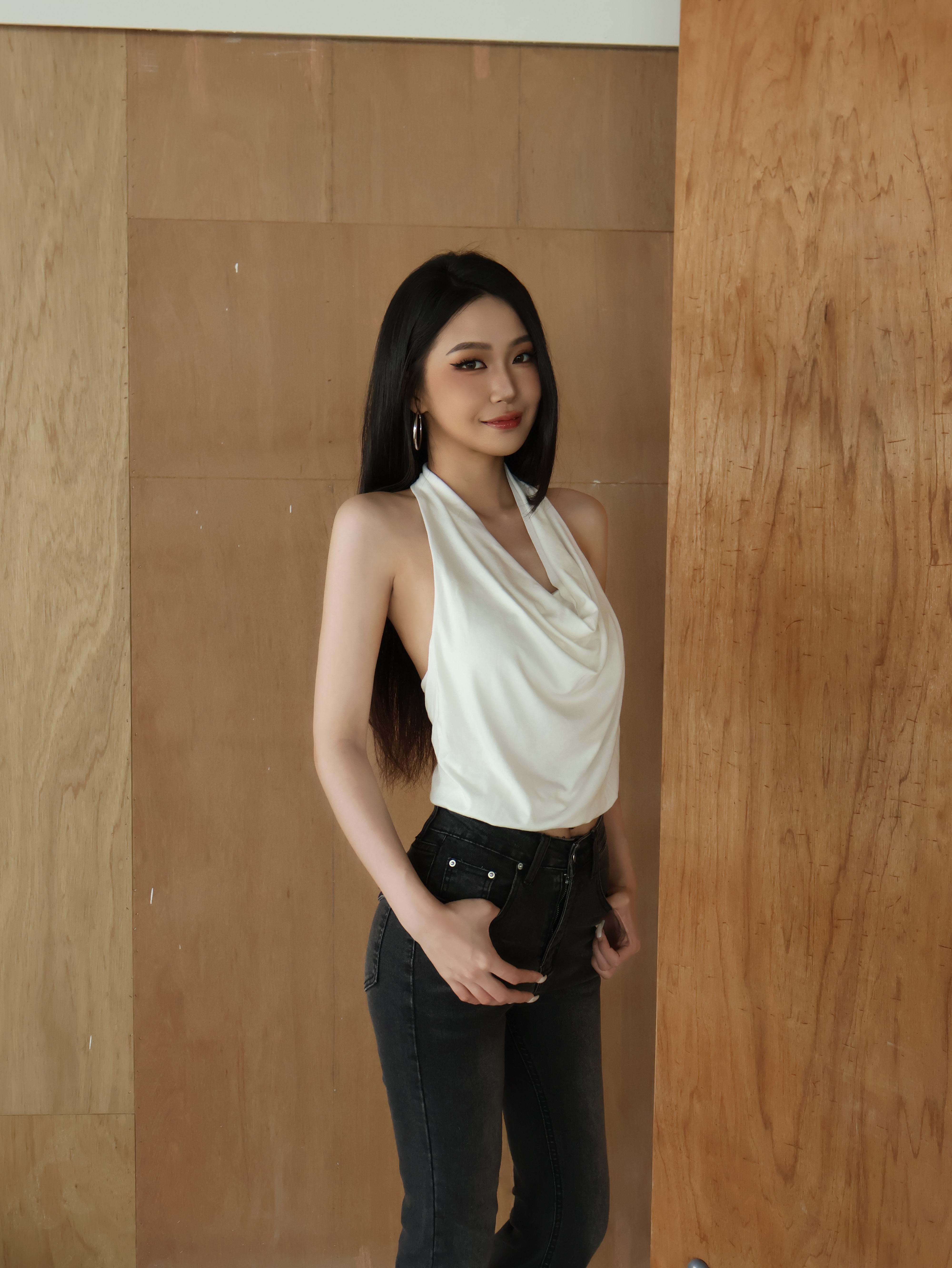 垂感掛脖胸墊上衣