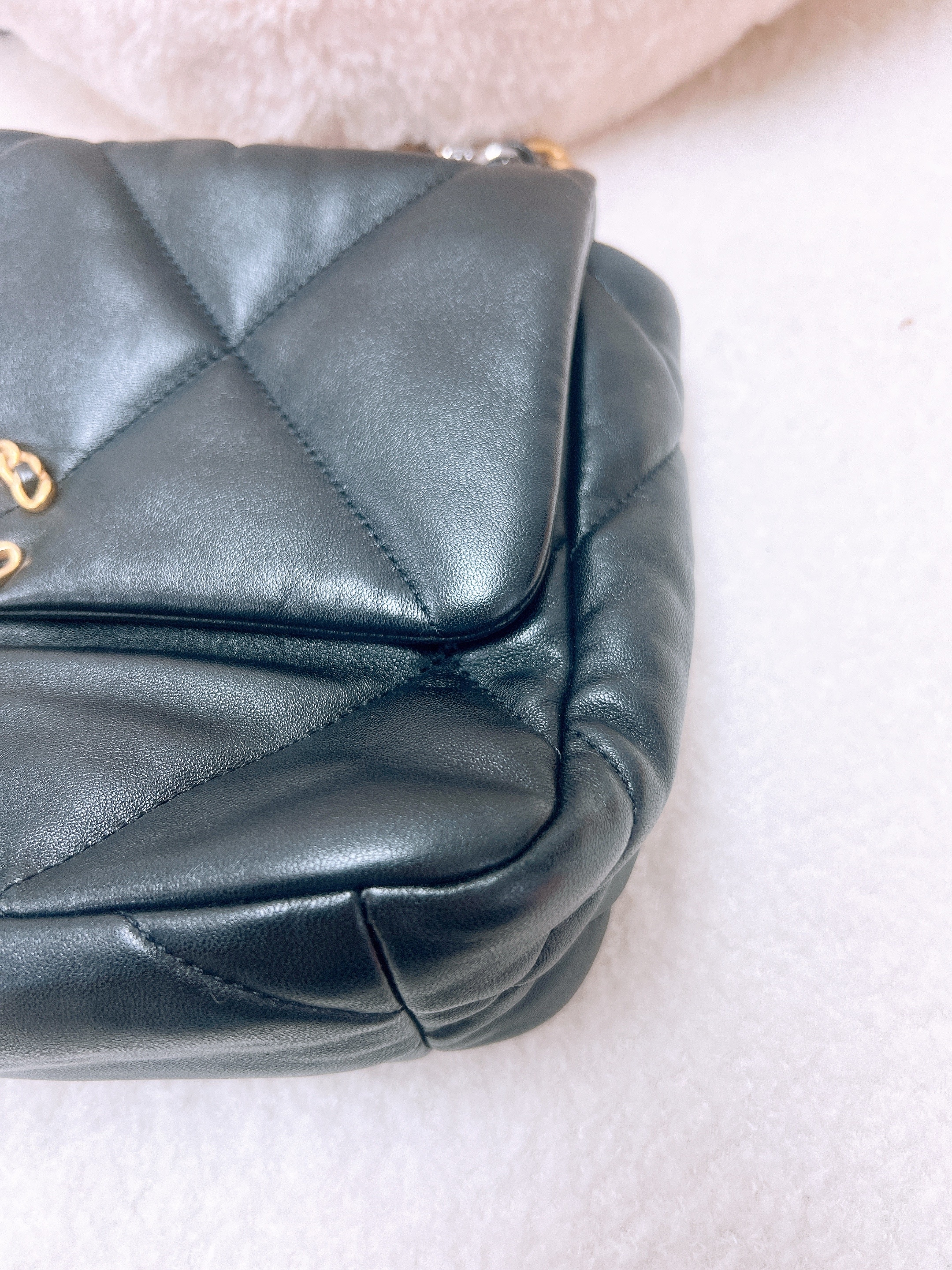 Chanel 19 small (black)