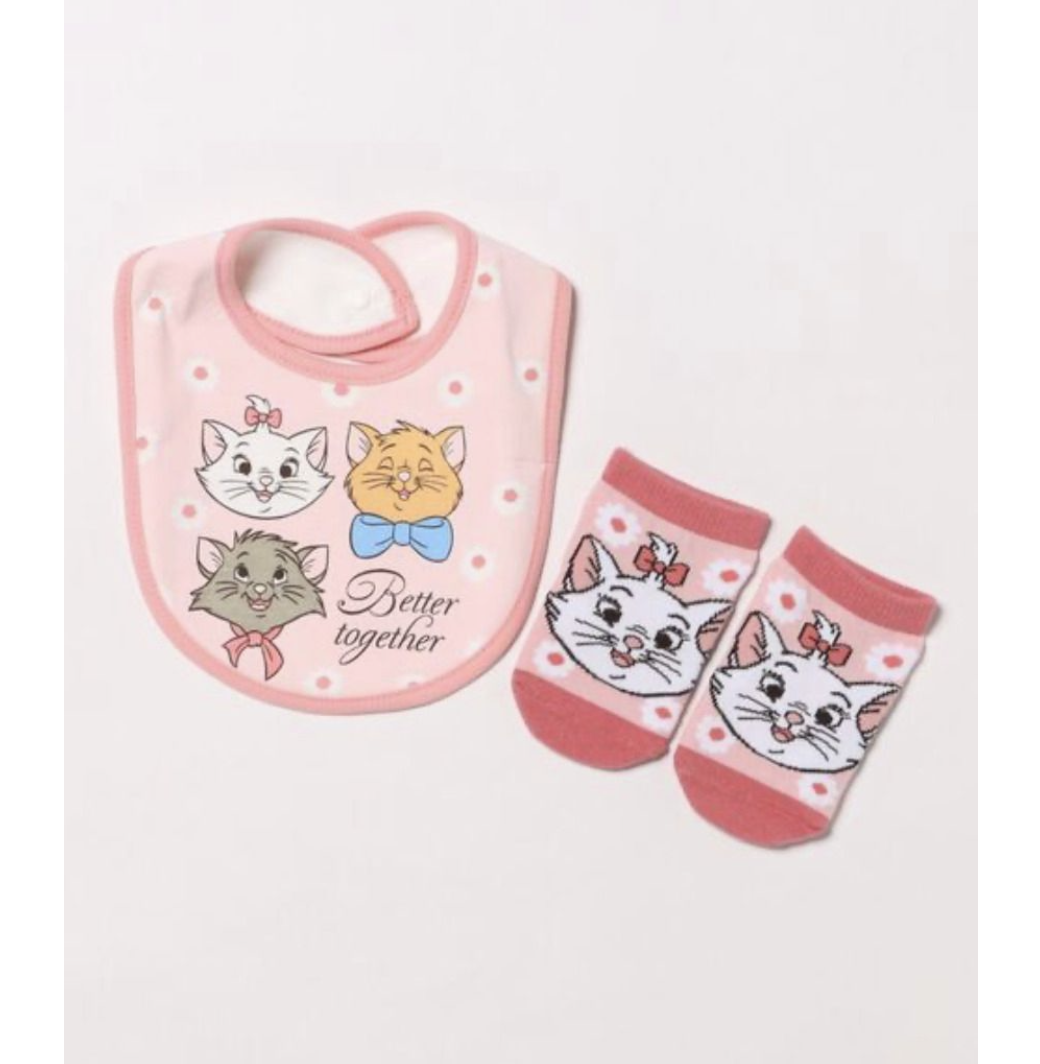 Marie 嬰兒口水肩連襪仔套裝