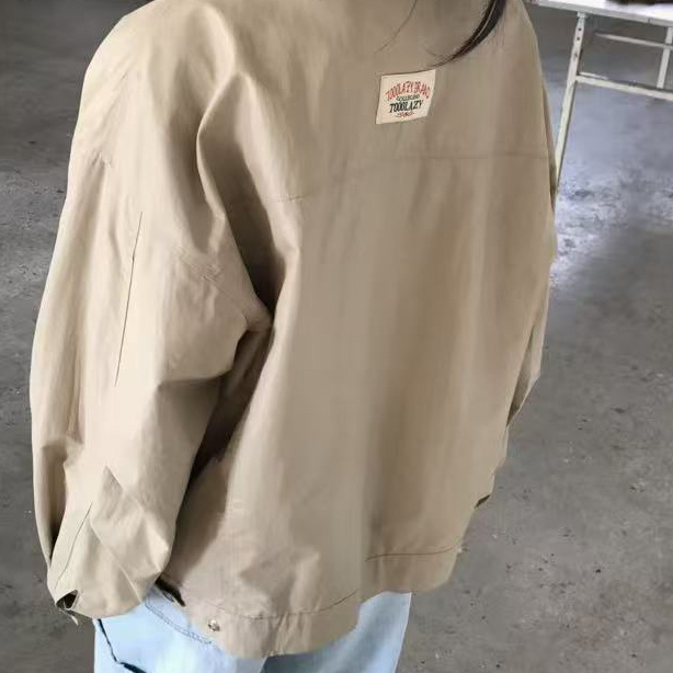 AS01難找的漂亮光澤薄款風料夾克(卡其米)