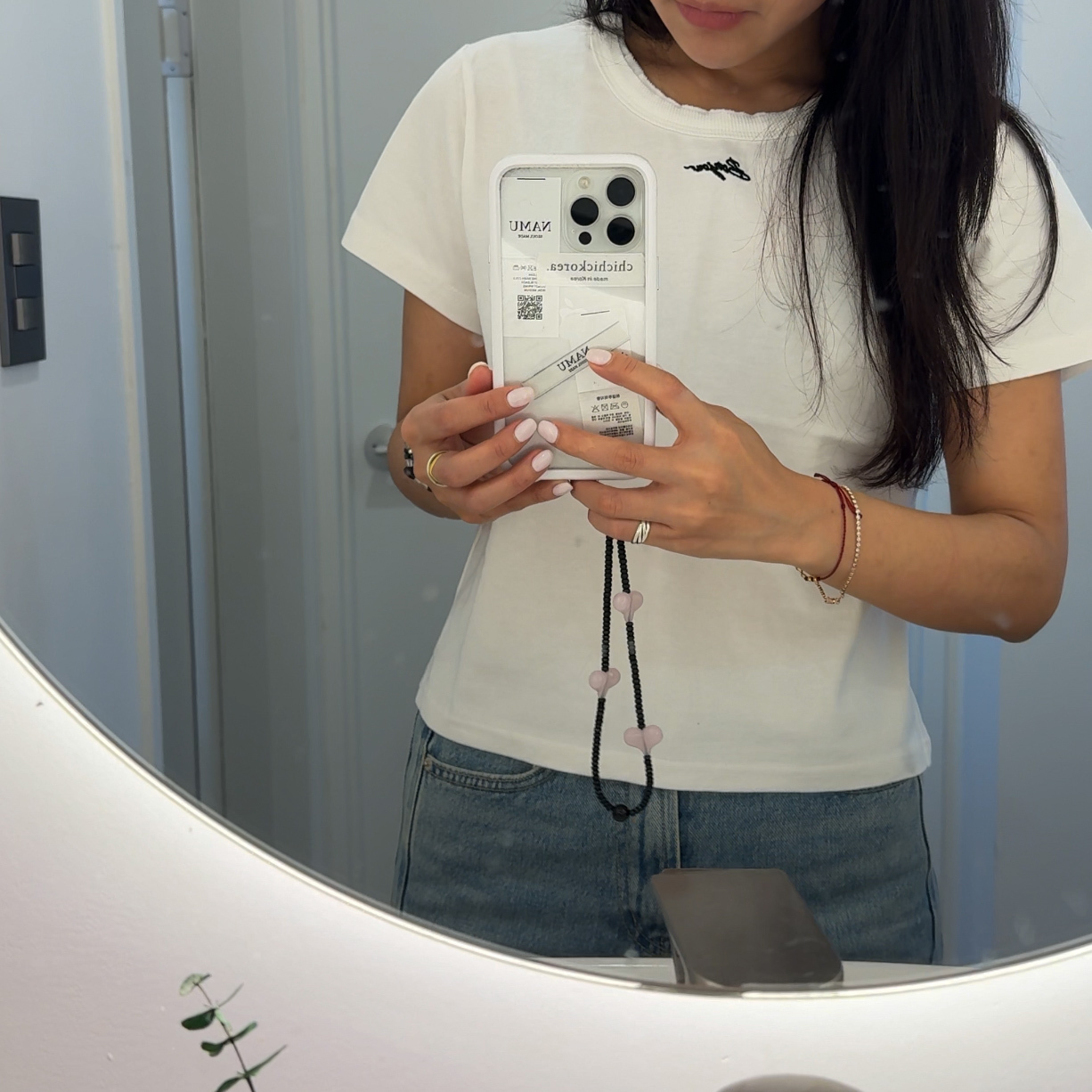 AS06前刺繡微挺料短袖(白/黑)