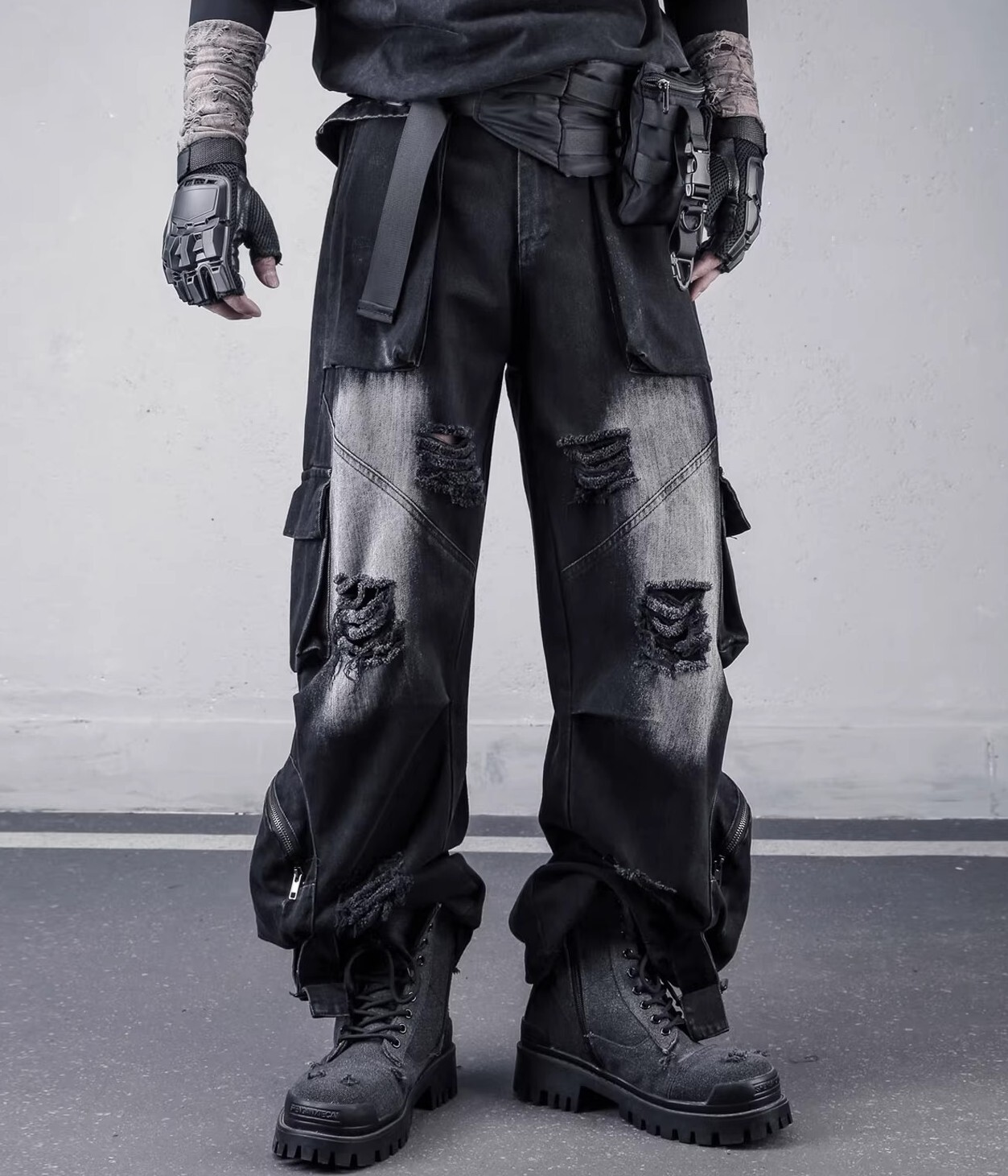 𝙏𝙀𝘾𝙃𝙒𝙀𝘼𝙍 廢土做舊破洞工裝牛仔褲
