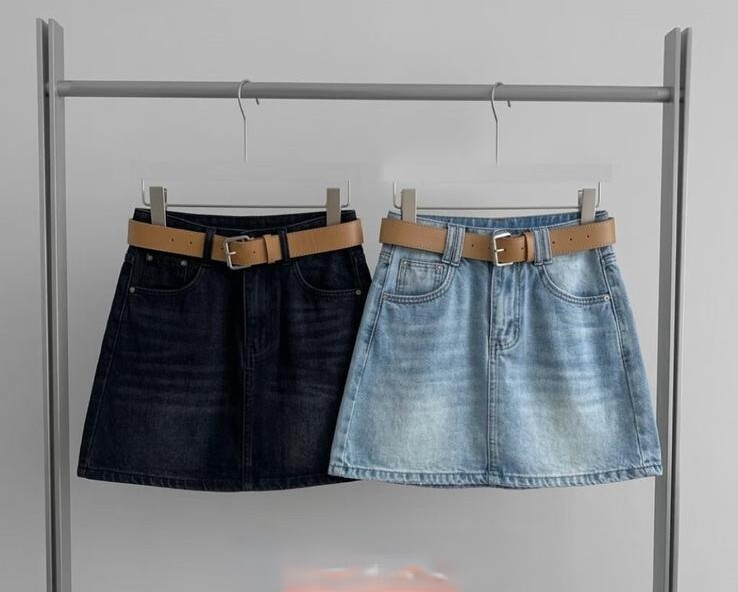 KT09  牛仔褲  S:腰 26  HIP38   長16   /    M:腰27    HIP39    長 16  $449 (一口價)