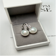 HKAG0412-018 正圓10-11mm珍珠耳扣 (連證書) (A18)