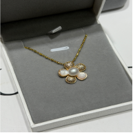 HKAG0412-042 珍珠小花吊墜 (A42)