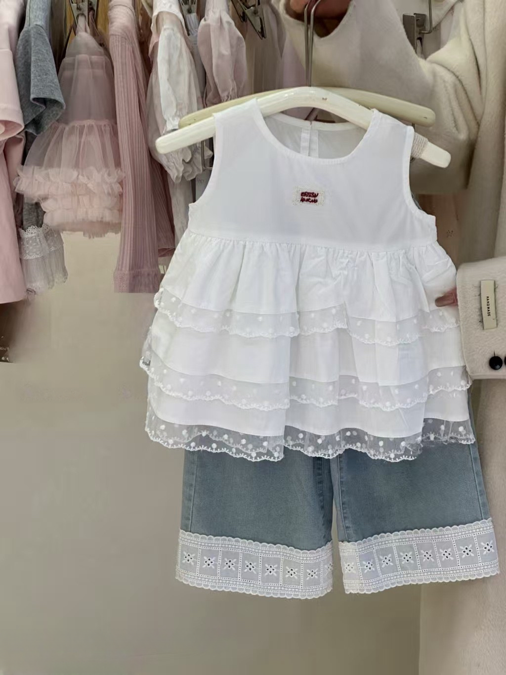 貼布刺繡蛋糕背心上衣