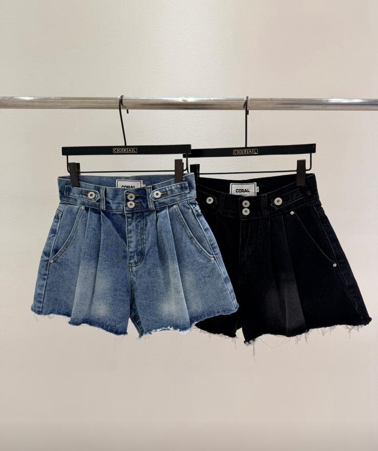 CQ11  牛仔褲 S:腰25   HIP 38 長15.5  /   M:腰26 HIP 39 長15.5  /     L:腰28HIP40   長16 $499 (一口價)