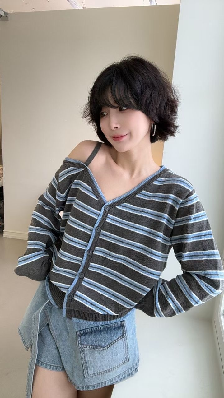 LUMIPLE SEOUL 橫條紋單邊肩帶開扣針織外套
