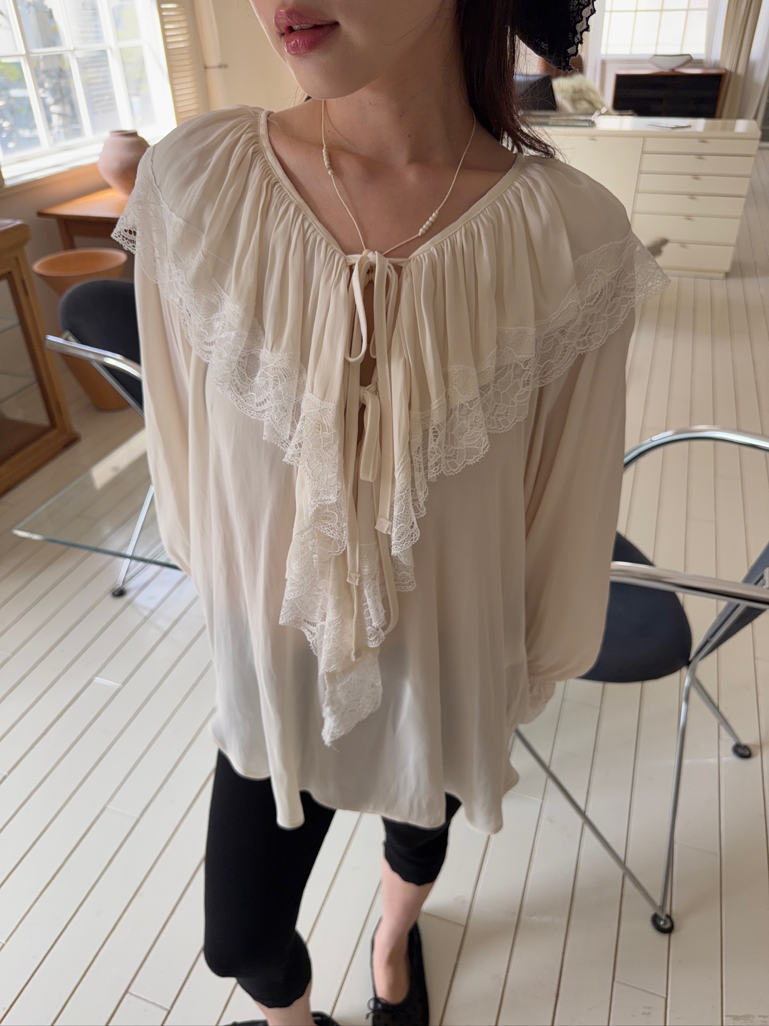 A39/奢華滾邊蕾絲拼接雪紡長袖V領上衣