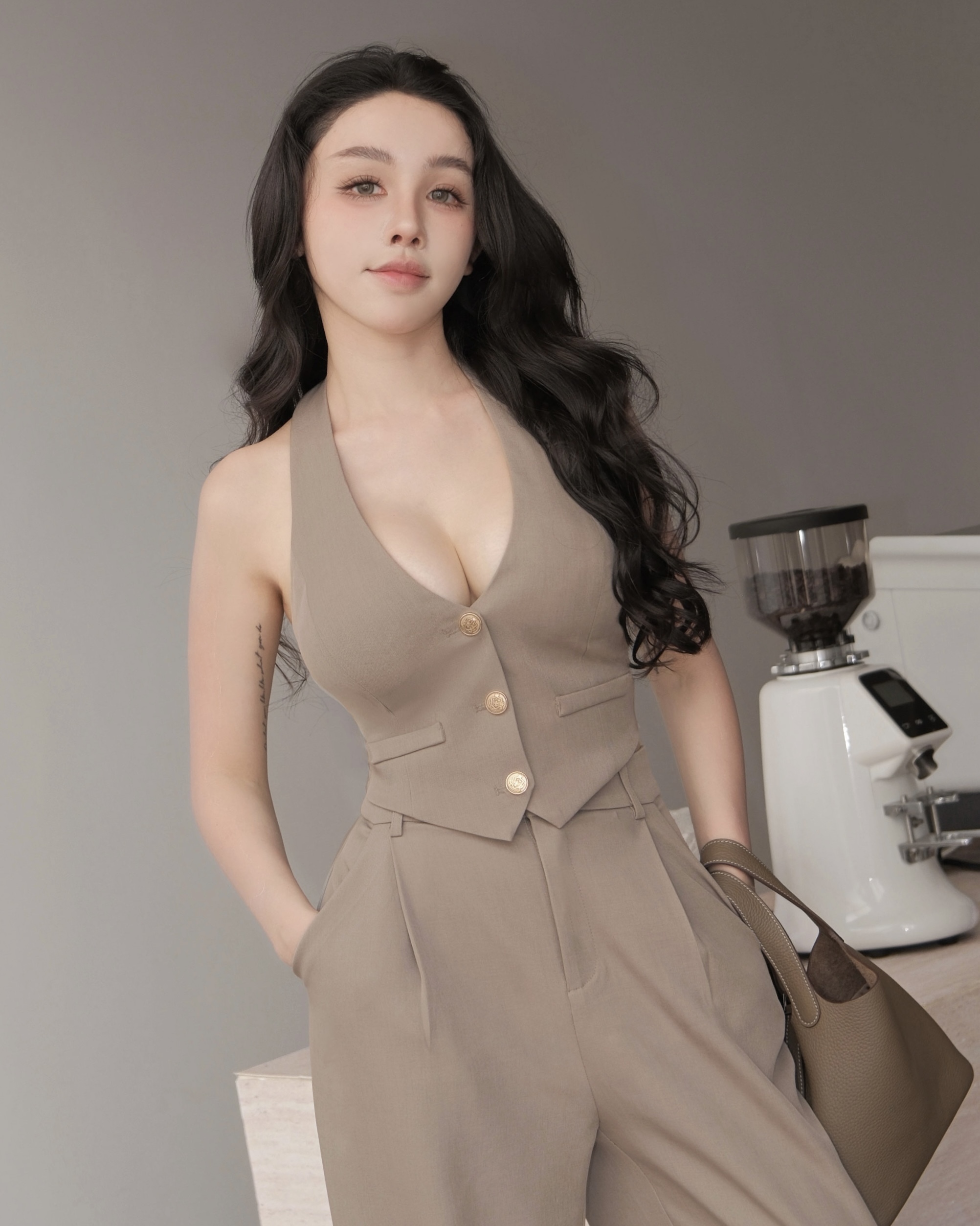 訂製-柔霧簡約掛脖削肩背心